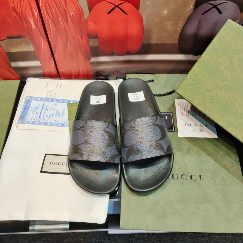 G*u*i slippers